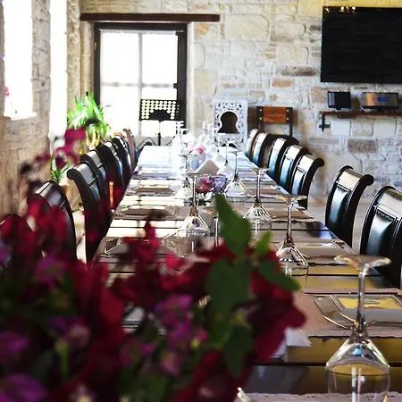 Griffon Hotel Yenifoca