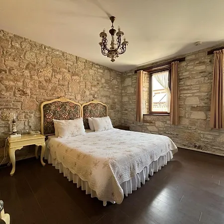 Griffon Hotel Yenifoca