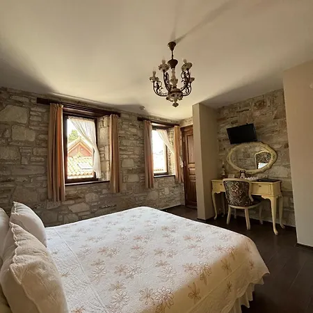 Hotel Griffon Yenifoca