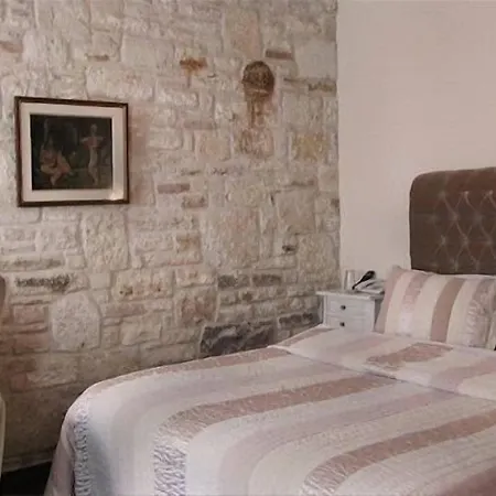Hotel Griffon Yenifoca