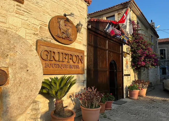 Griffon Hotel Yenifoca