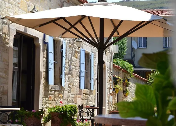 Hotel Griffon Yenifoca