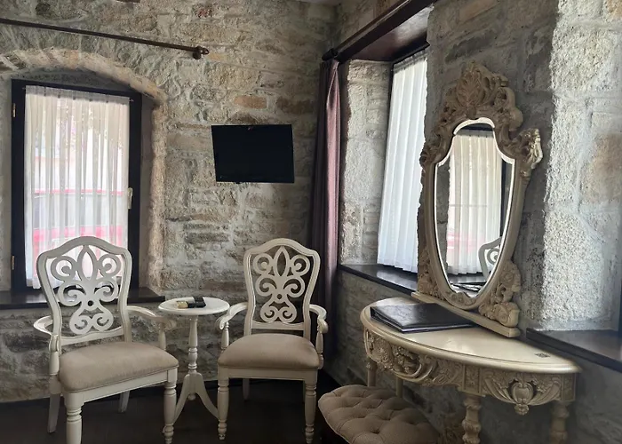 Hotel Griffon Yenifoca