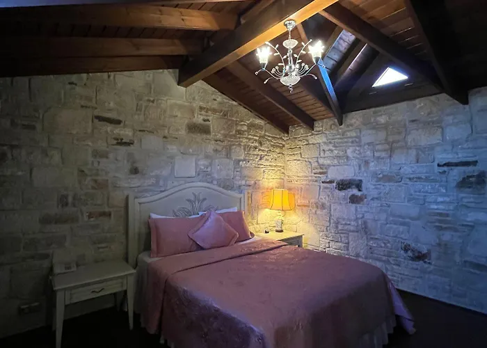 格里芬酒店 3* Yenifoca