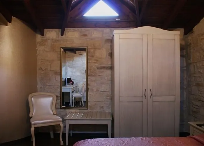 格里芬酒店 3* Yenifoca